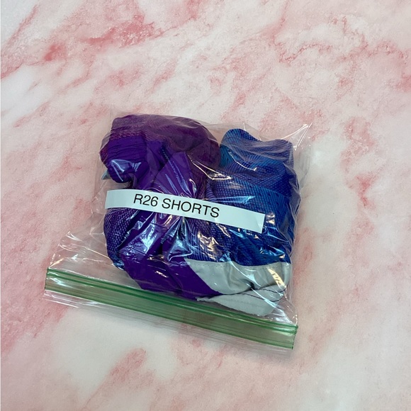 Kids shorts made by sketchers🙃🙃🙃🙂🙂🙂 - Picture 2 of 5